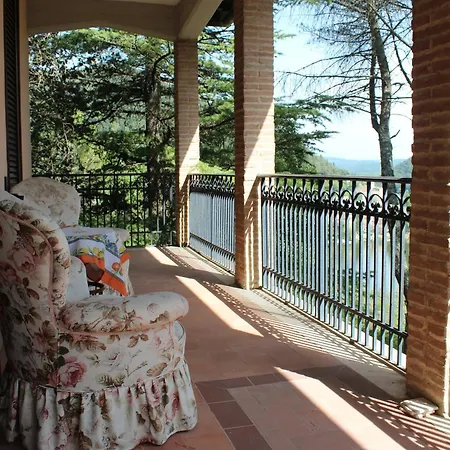 Orio Βίλα Piediluco